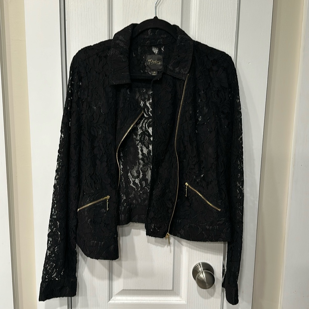 Thalia Sodi black lace blazer
